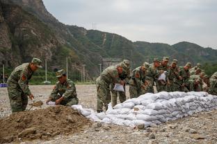 里夫斯谈命中大心脏三分：被肾上腺素支配 效力湖人是从小的梦想